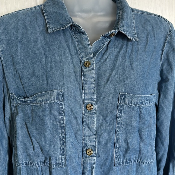 Buttoned Dress - Picture 2 of 6